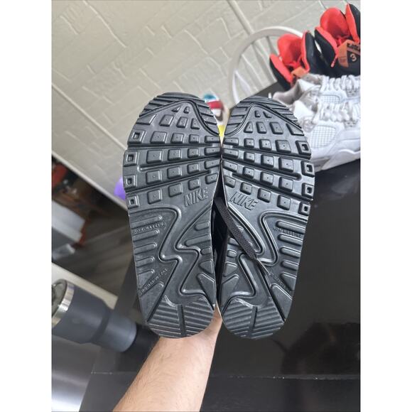 Size 4y Nike Air Max90 Black HF6358-002 NBS212 - Picture 5 of 5